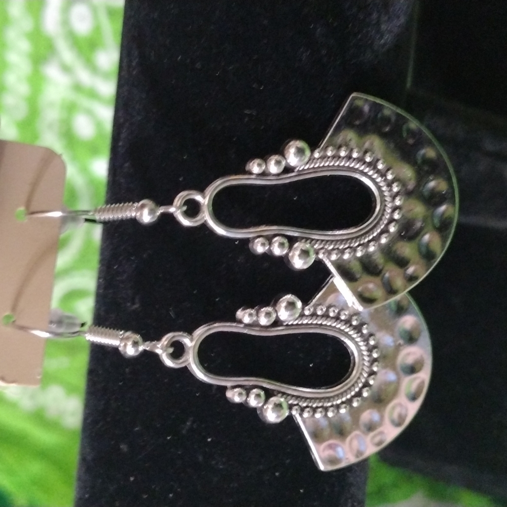 Silver dangle earrings - Picture 3 of 3